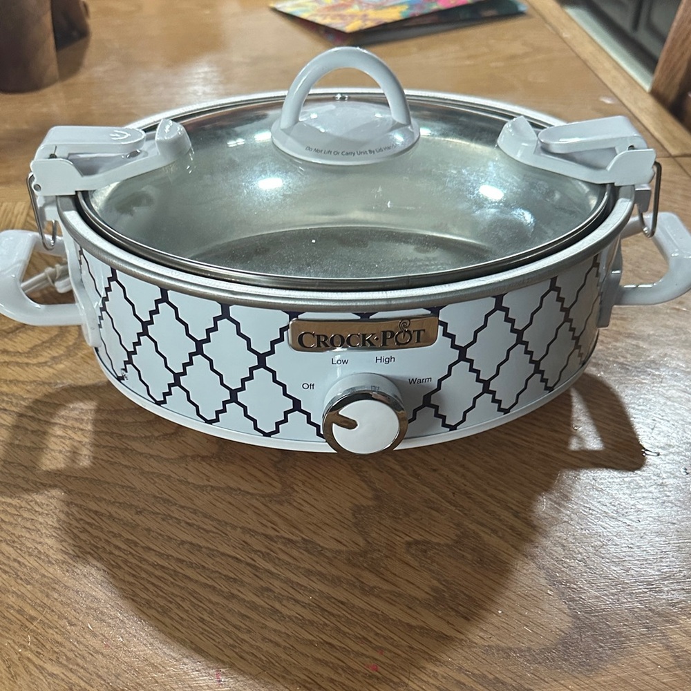 White and Black Slow Cooker